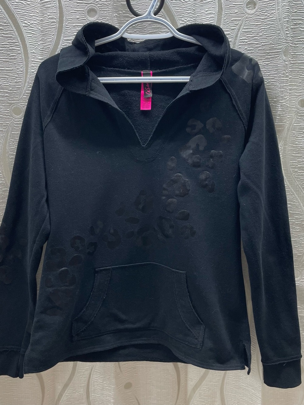 La Senza Hoodie Women Large Black Excellent Leopard Print V-Neck Pullover